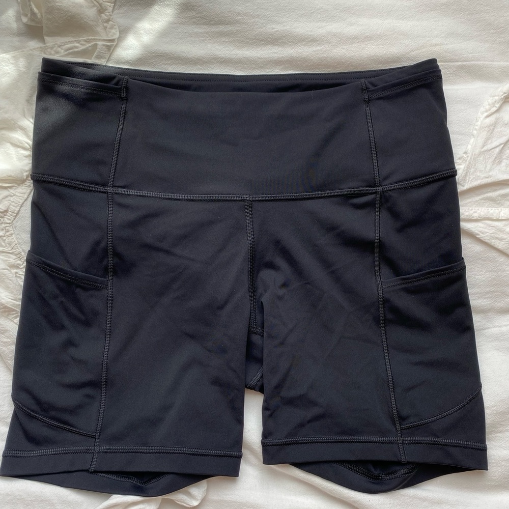 lulu lemon biker shorts size 6